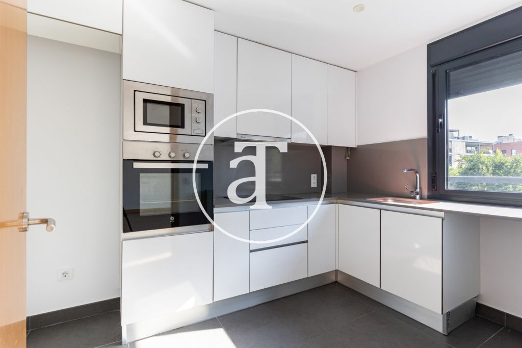 Bright apartment for rent with 2 bedrooms, 1 bathroom, with terrace, in a building with swimming pool in Vollpelleres 10