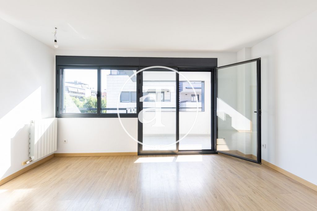 Bright apartment for rent with 2 bedrooms, 1 bathroom, with terrace, in a building with swimming pool in Vollpelleres 4