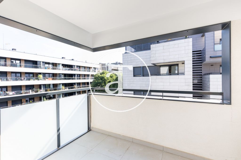 Bright apartment for rent with 2 bedrooms, 1 bathroom, with terrace, in a building with swimming pool in Vollpelleres 6