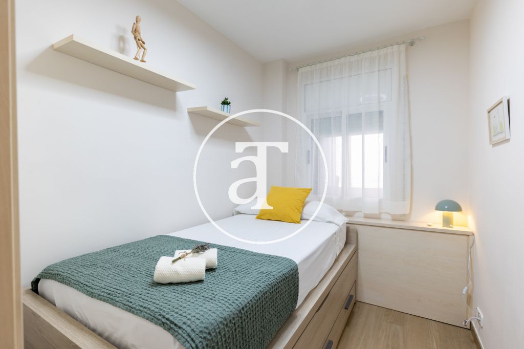 Monthly rental apartment with 2 bedrooms, 1 bathroom, study and terrace with views next to the Gran Via 2 shopping center 36