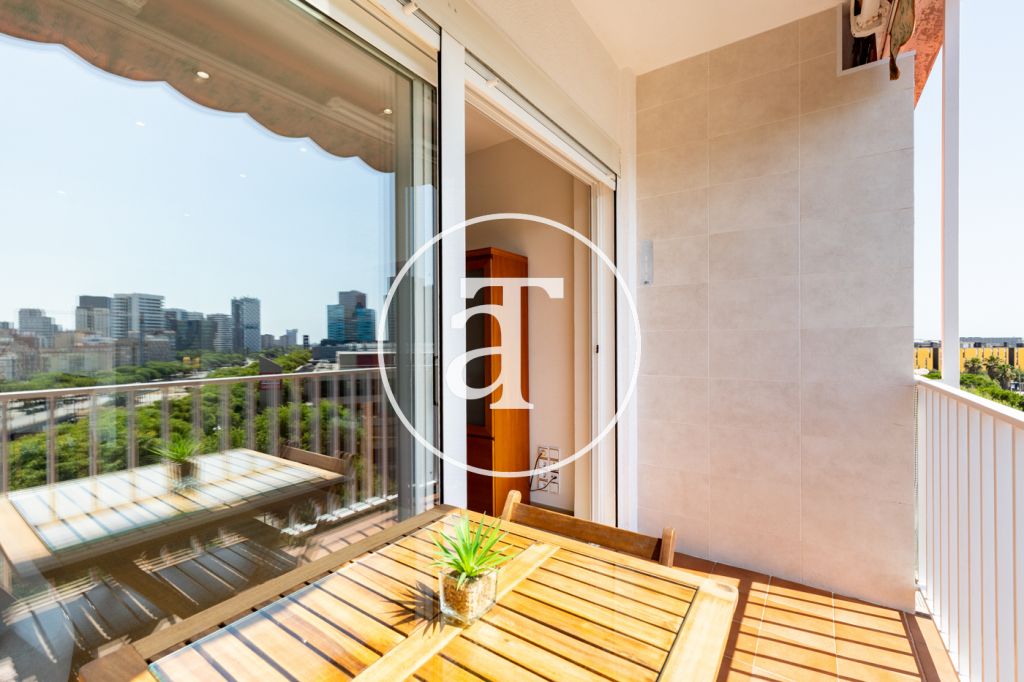 Monthly rental apartment with 2 bedrooms, 1 bathroom, study and terrace with views next to the Gran Via 2 shopping center 3