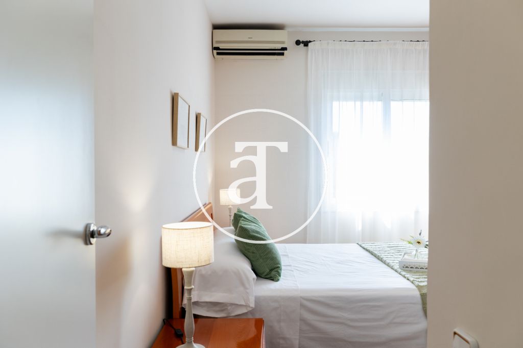 Monthly rental apartment with 2 bedrooms, 1 bathroom, study and terrace with views next to the Gran Via 2 shopping center 24