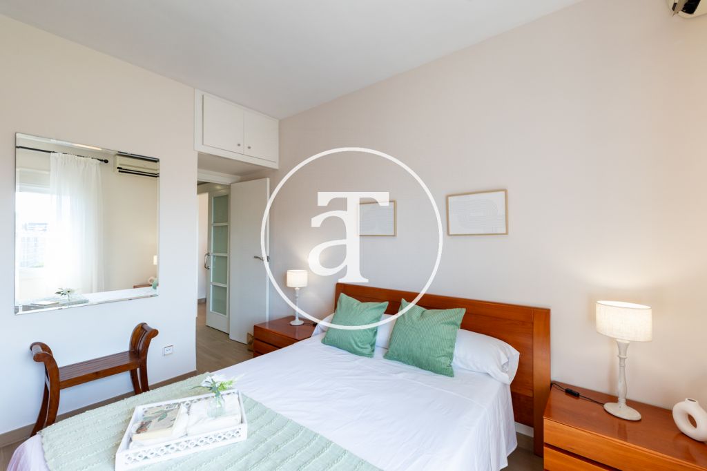 Monthly rental apartment with 2 bedrooms, 1 bathroom, study and terrace with views next to the Gran Via 2 shopping center 25