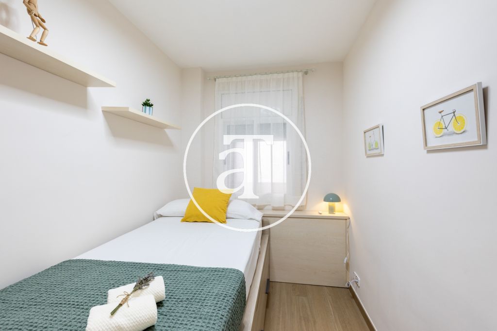 Monthly rental apartment with 2 bedrooms, 1 bathroom, study and terrace with views next to the Gran Via 2 shopping center 37