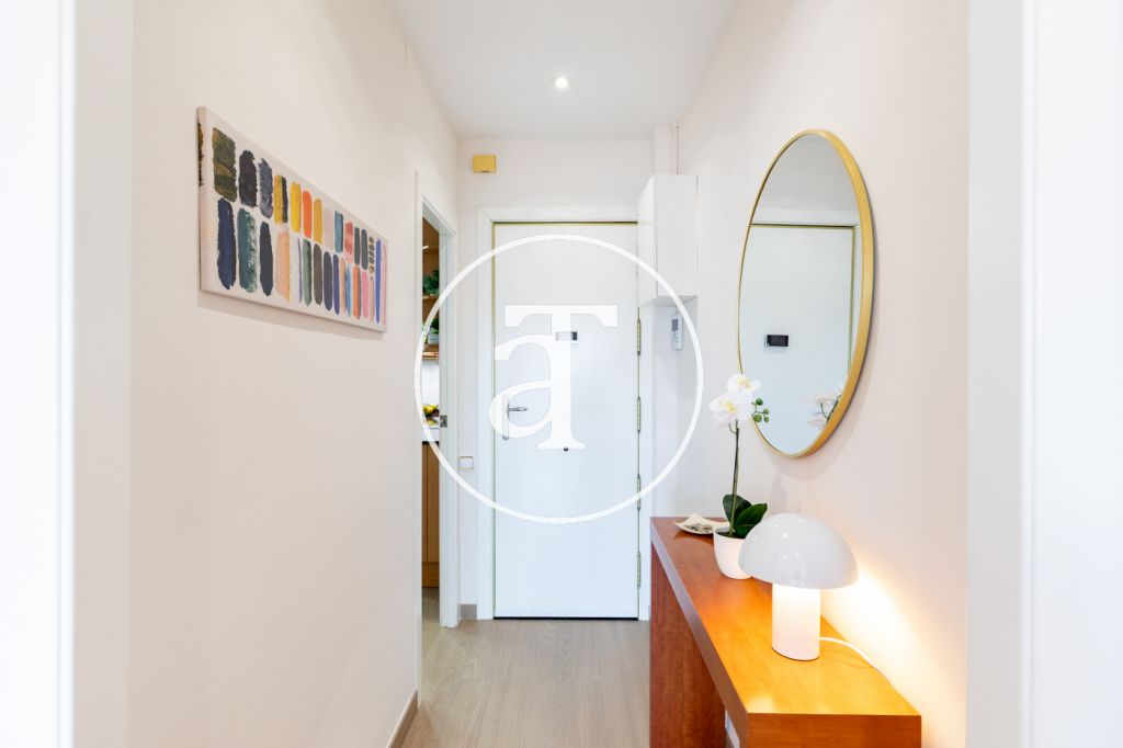 Monthly rental apartment with 2 bedrooms, 1 bathroom, study and terrace with views next to the Gran Via 2 shopping center 17