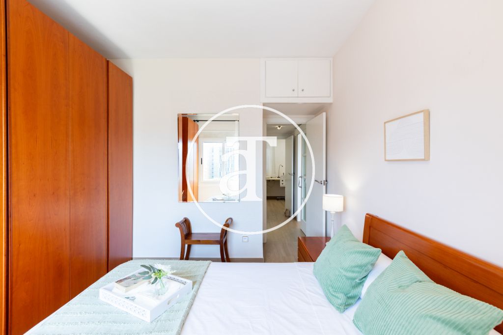 Monthly rental apartment with 2 bedrooms, 1 bathroom, study and terrace with views next to the Gran Via 2 shopping center 28