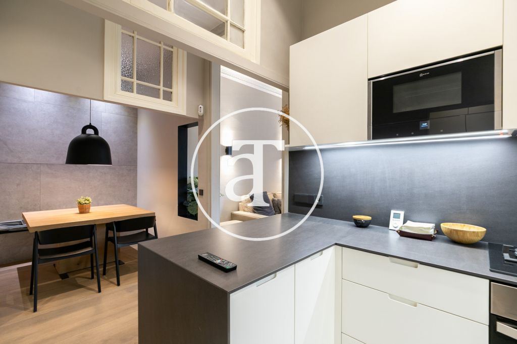 Piso de alquiler temporal de 2 habitaciones con 2 baños y balcón en Calle Mallorca en el Eixample 16