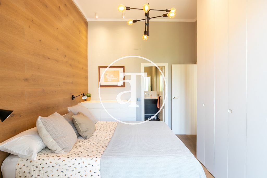 Piso de alquiler temporal de 2 habitaciones con 2 baños y balcón en Calle Mallorca en el Eixample 21