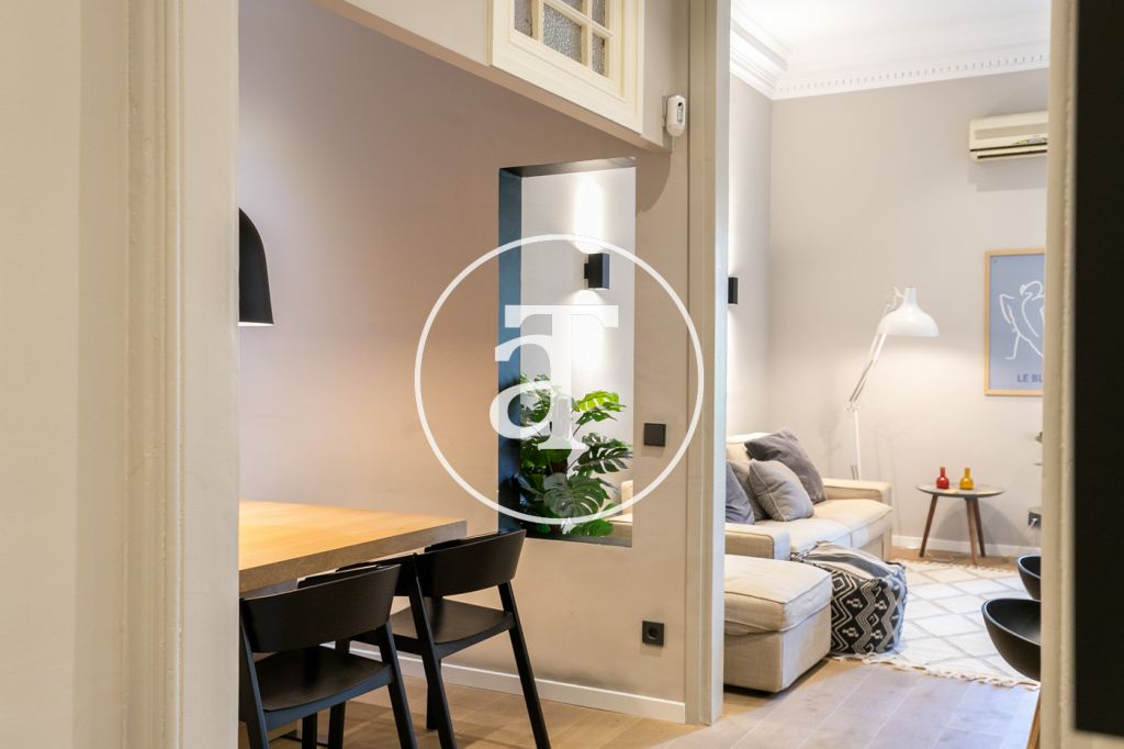 Piso de alquiler temporal de 2 habitaciones con 2 baños y balcón en Calle Mallorca en el Eixample 7