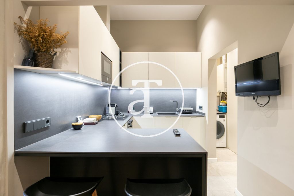 Piso de alquiler temporal de 2 habitaciones con 2 baños y balcón en Calle Mallorca en el Eixample 13