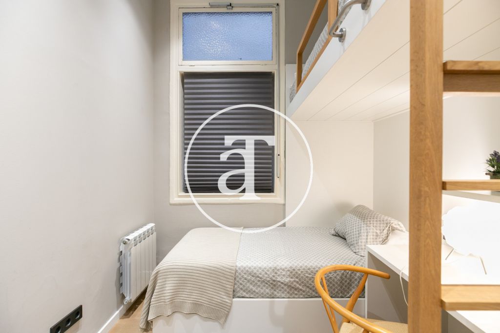 Piso de alquiler temporal de 2 habitaciones con 2 baños y balcón en Calle Mallorca en el Eixample 31