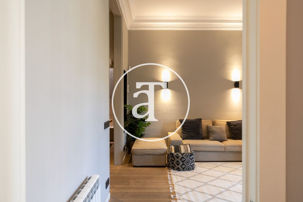 Piso de alquiler temporal de 2 habitaciones con 2 baños y balcón en Calle Mallorca en el Eixample 17
