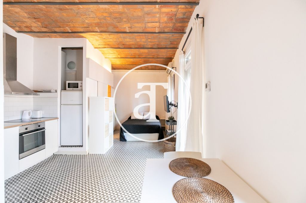 Furnished and equipped studio with balcony steps away from Paseo Joan de Borbó 5