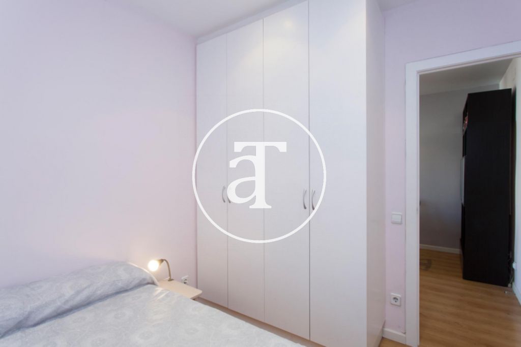 Piso de alquiler temporal de dos habitaciones dobles y dos baños en Eixample 11