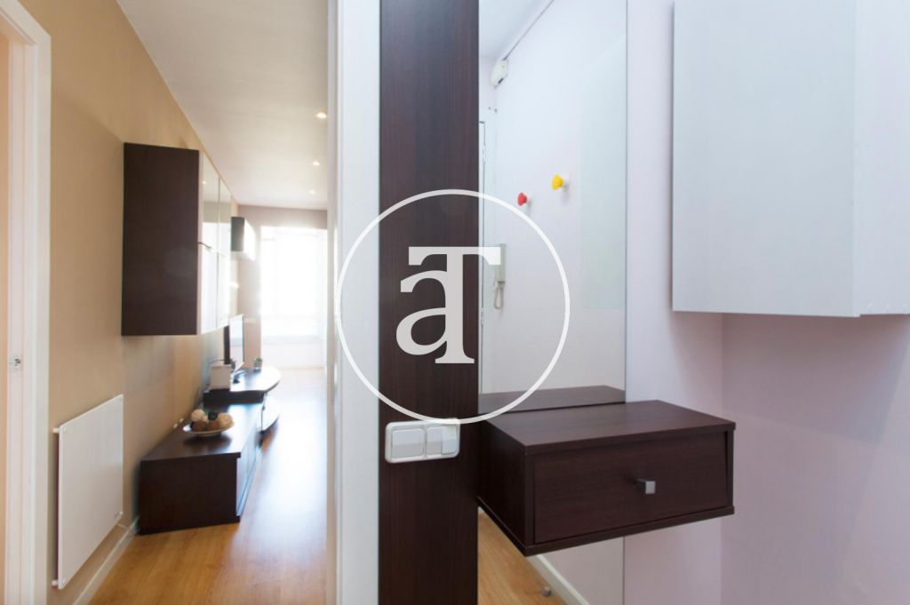 Piso de alquiler temporal de dos habitaciones dobles y dos baños en Eixample 8