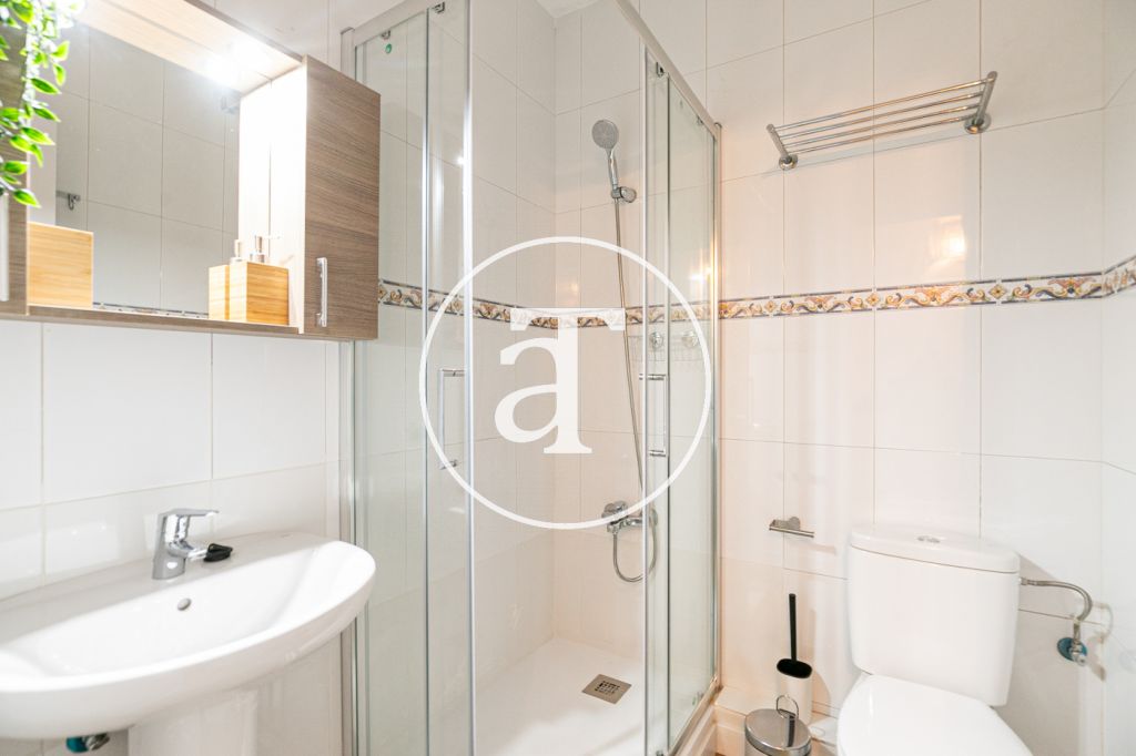 Monthly rental apartment with 1 double bedroom and terrace in Eixample 19