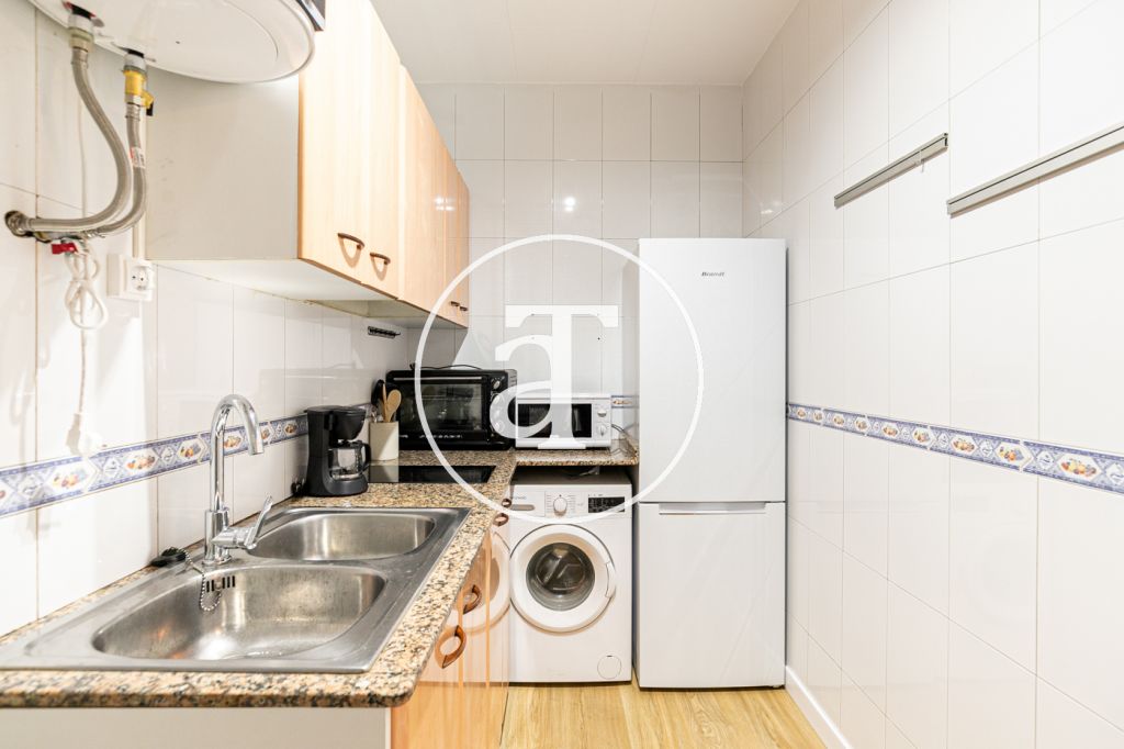 Monthly rental apartment with 1 double bedroom and terrace in Eixample 10