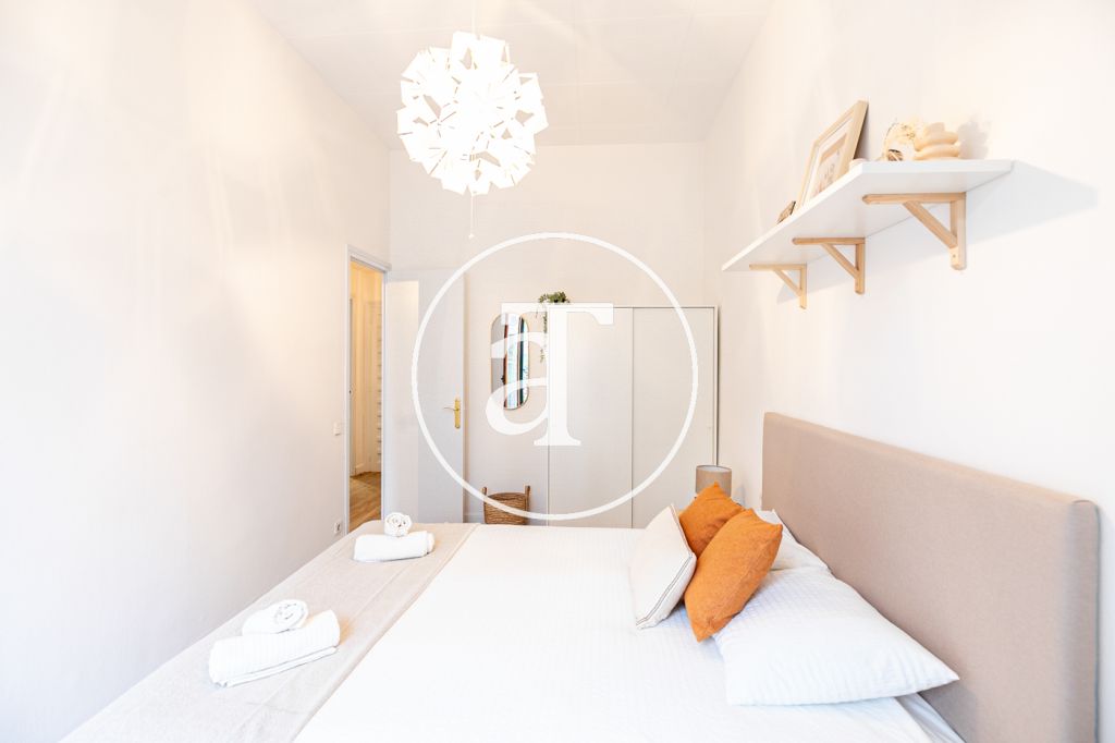 Monthly rental apartment with 1 double bedroom and terrace in Eixample 16