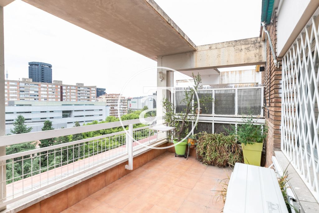 Monthly rental apartment with 3 bedrooms in Les Corts 9
