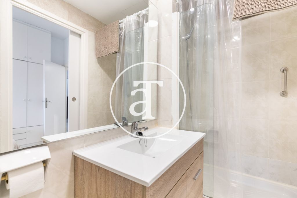 Monthly rental apartment with 3 bedrooms in Les Corts 26