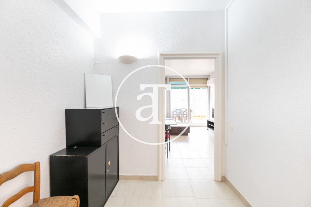 Monthly rental apartment with 3 bedrooms in Les Corts 28