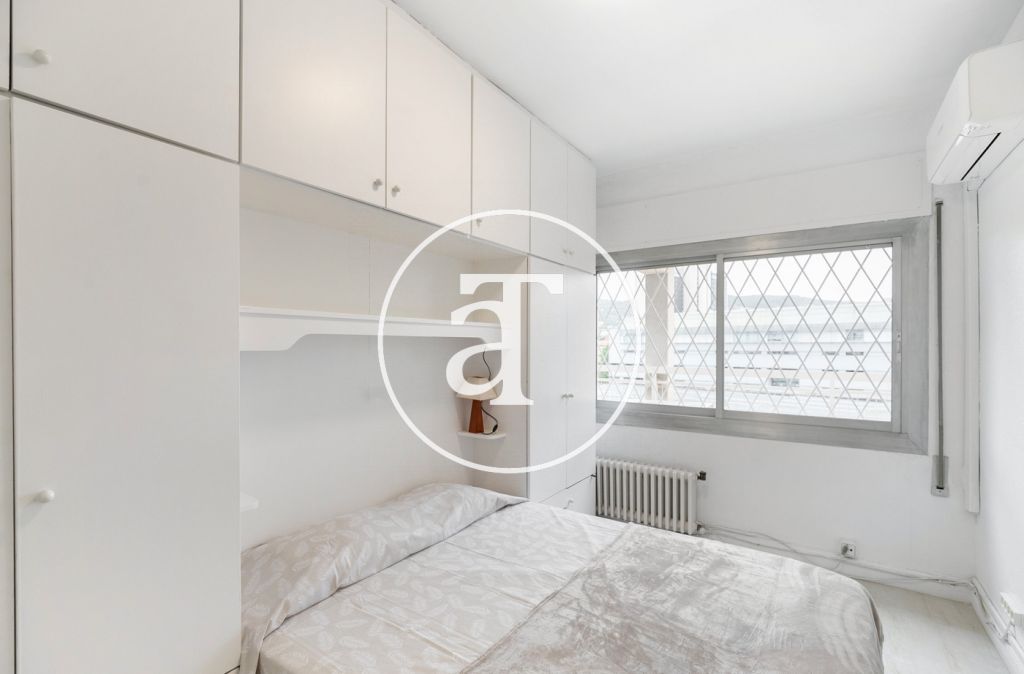 Monthly rental apartment with 3 bedrooms in Les Corts 23