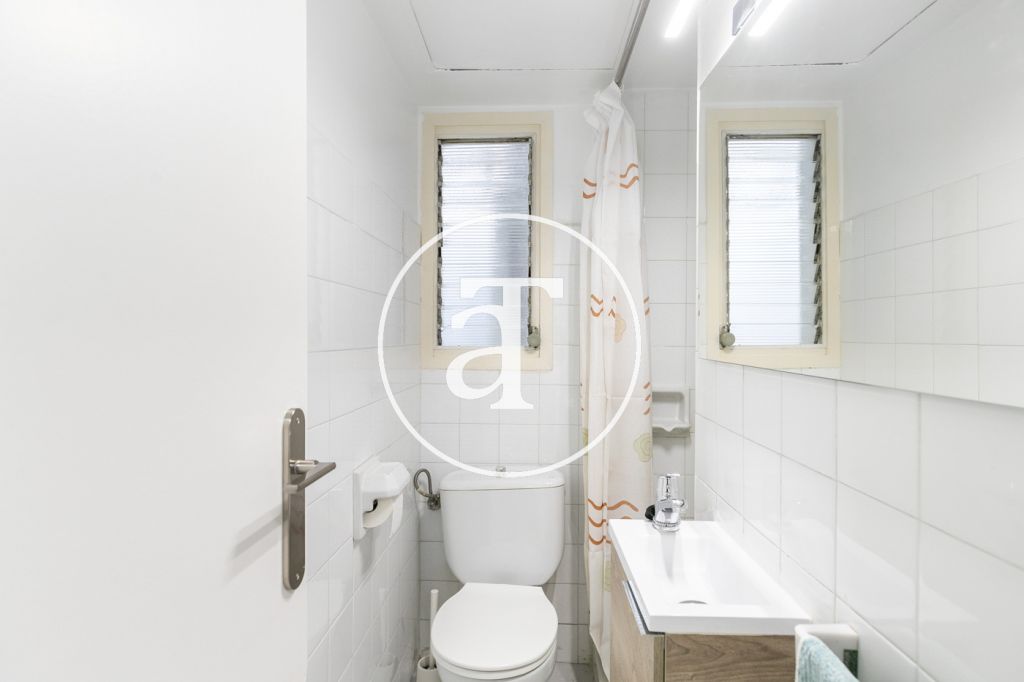 Monthly rental apartment with 3 bedrooms in Les Corts 17