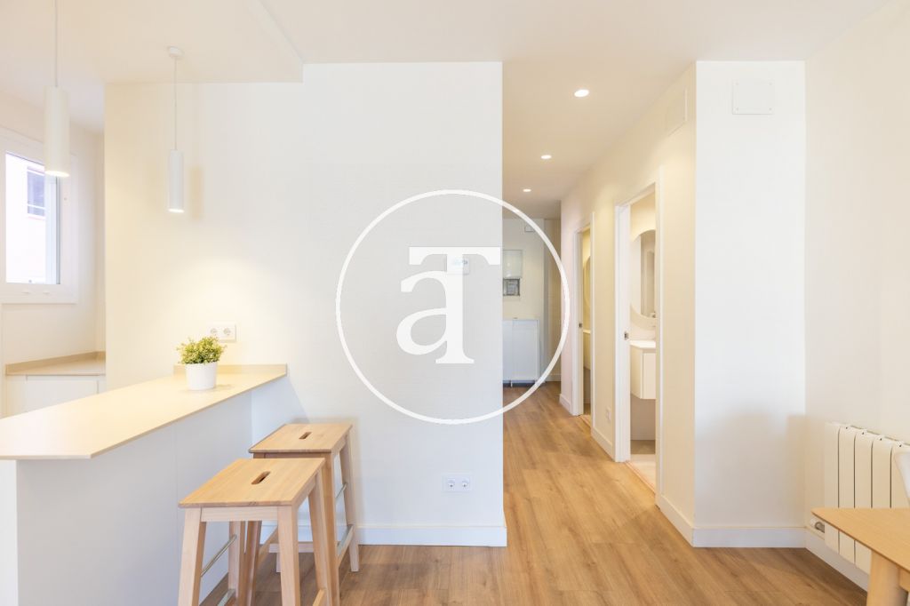Monthly rental apartment with 2 bedrooms and a studio, 2 bathrooms and a balcony in Sant Martí 13