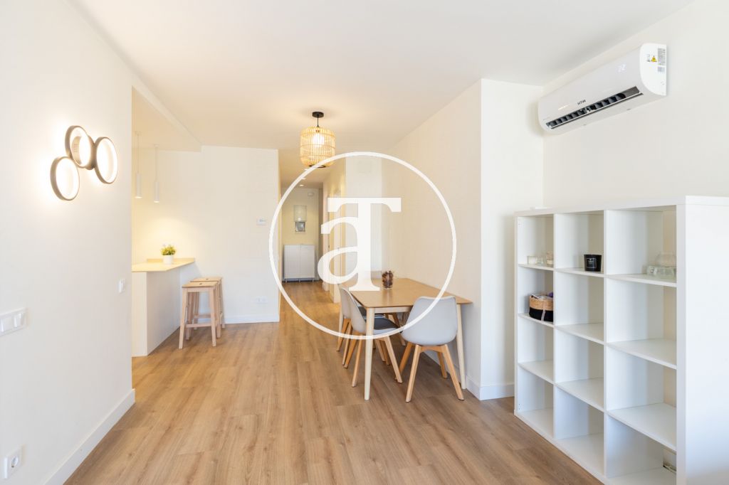 Monthly rental apartment with 2 bedrooms and a studio, 2 bathrooms and a balcony in Sant Martí 7