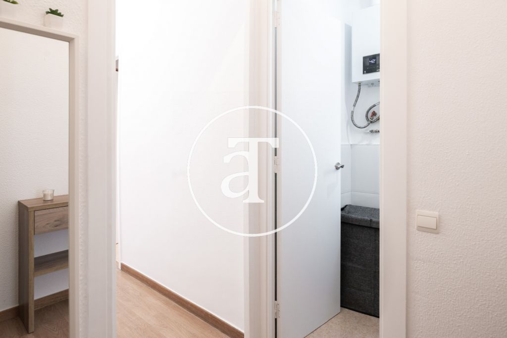 Monthly rental apartment: 2 bedrooms and 1 bathroom with large terrace in Eixample 25