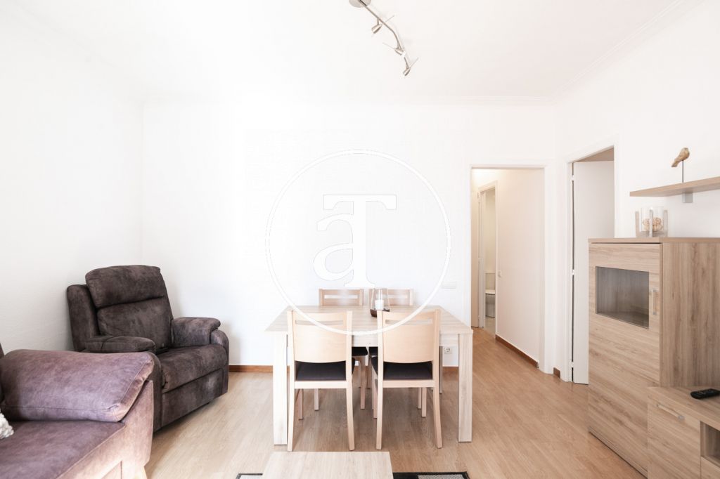 Monthly rental apartment: 2 bedrooms and 1 bathroom with large terrace in Eixample 10