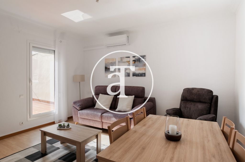 Monthly rental apartment: 2 bedrooms and 1 bathroom with large terrace in Eixample 2