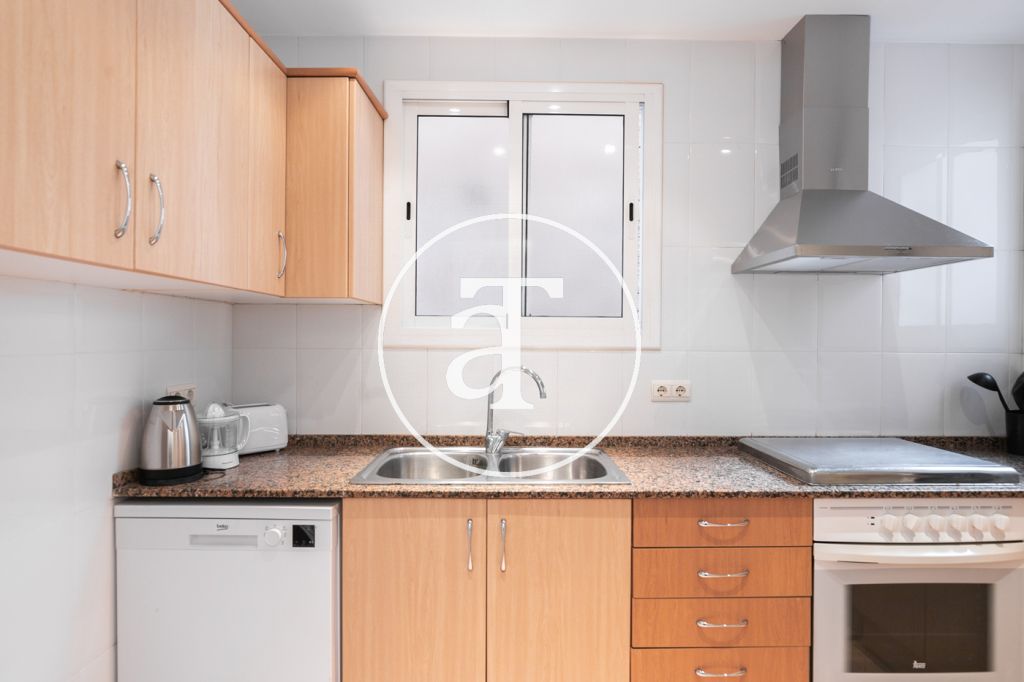 Monthly rental apartment: 2 bedrooms and 1 bathroom with large terrace in Eixample 14