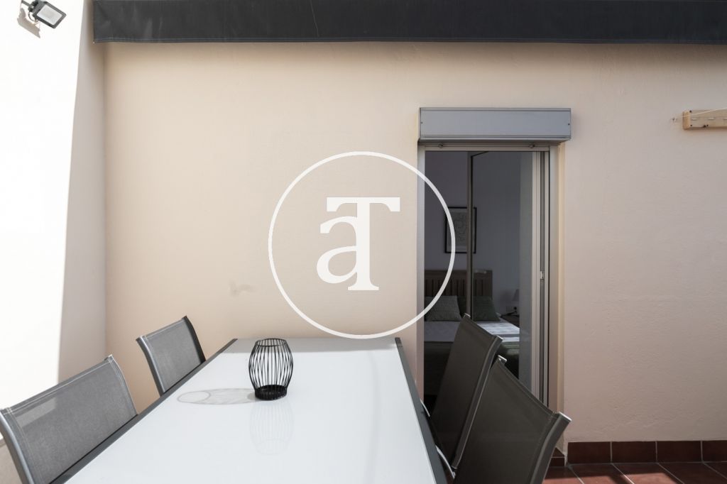 Monthly rental apartment: 2 bedrooms and 1 bathroom with large terrace in Eixample 7