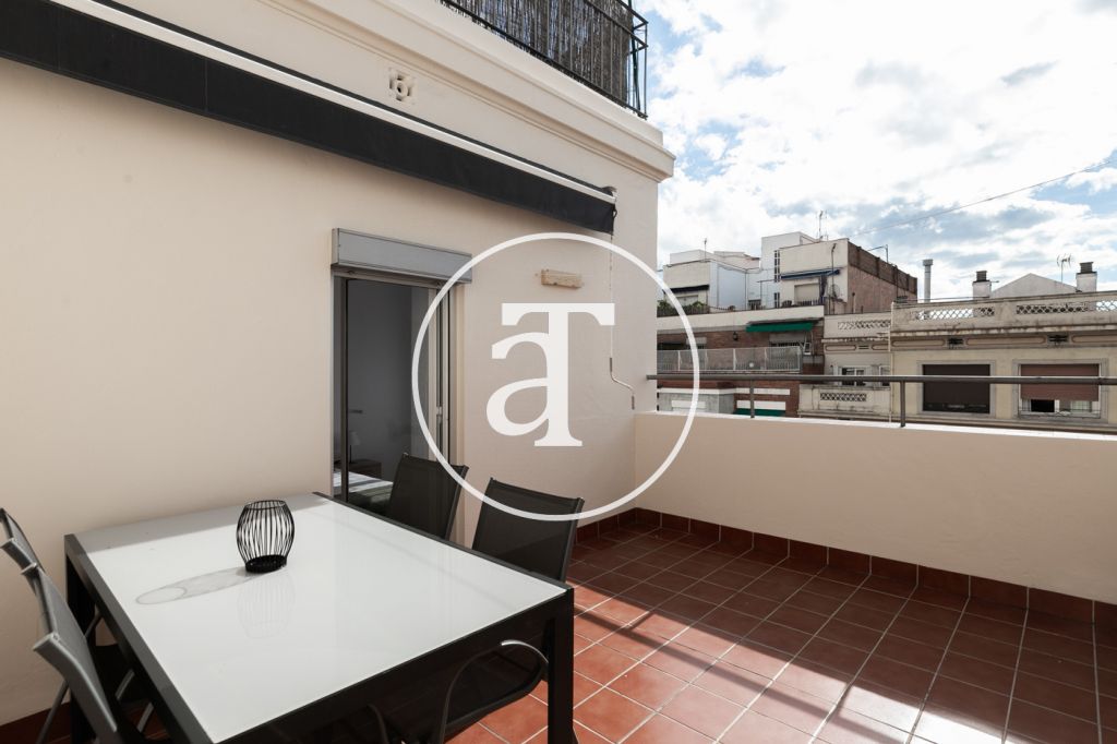 Monthly rental apartment: 2 bedrooms and 1 bathroom with large terrace in Eixample 5