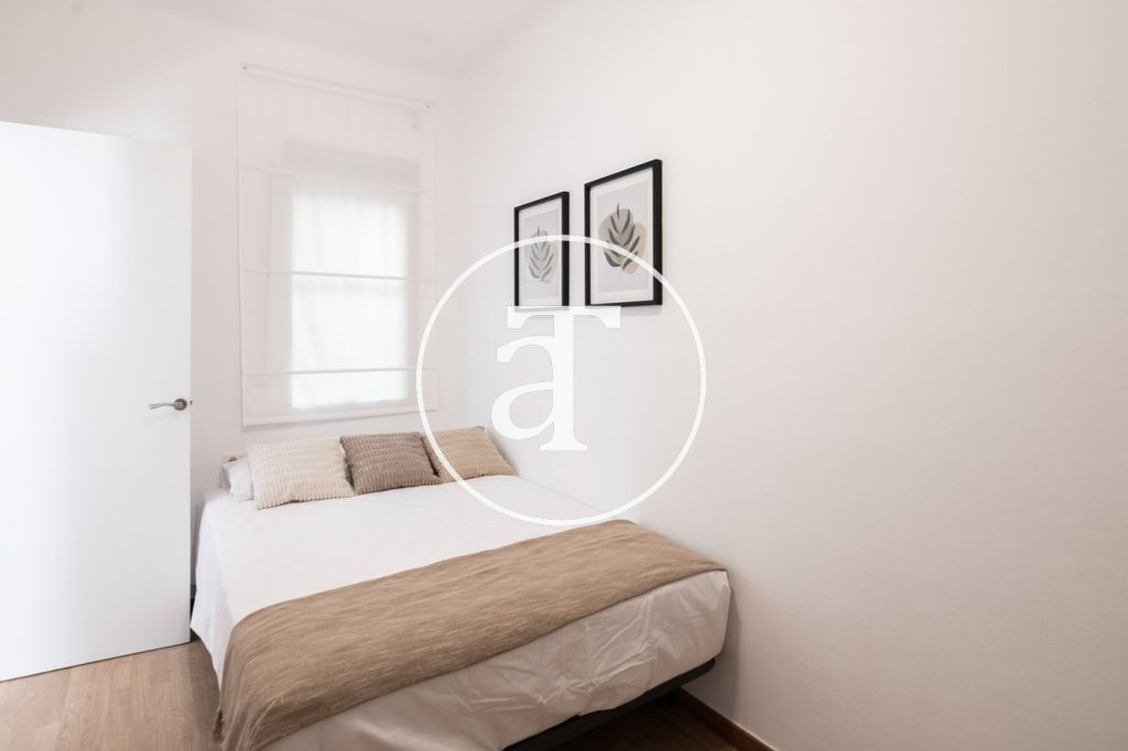 Monthly rental apartment: 2 bedrooms and 1 bathroom with large terrace in Eixample 23