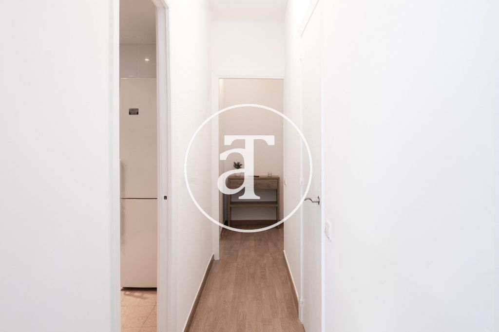 Monthly rental apartment: 2 bedrooms and 1 bathroom with large terrace in Eixample 11
