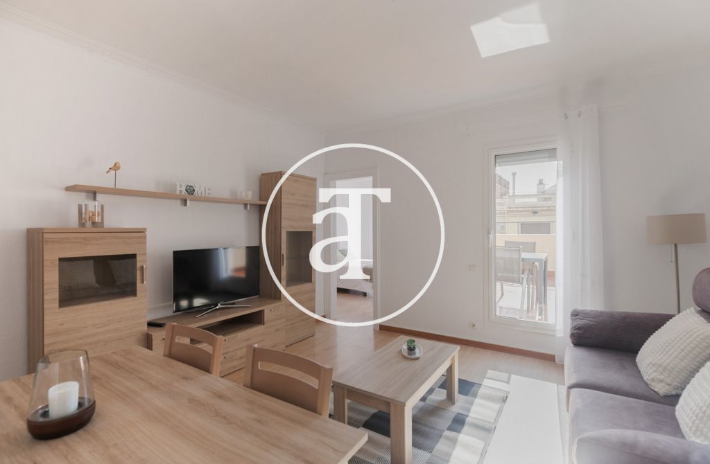 Monthly rental apartment: 2 bedrooms and 1 bathroom with large terrace in Eixample