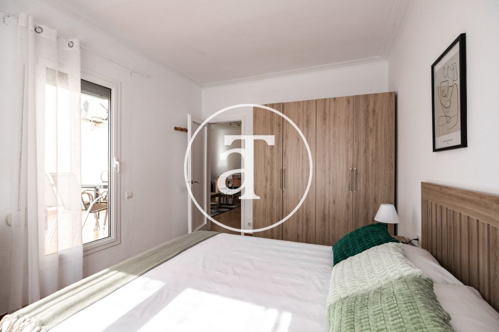Monthly rental apartment: 2 bedrooms and 1 bathroom with large terrace in Eixample 17