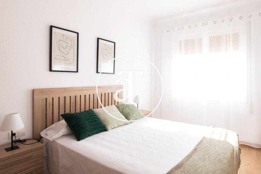 Monthly rental apartment: 2 bedrooms and 1 bathroom with large terrace in Eixample 18