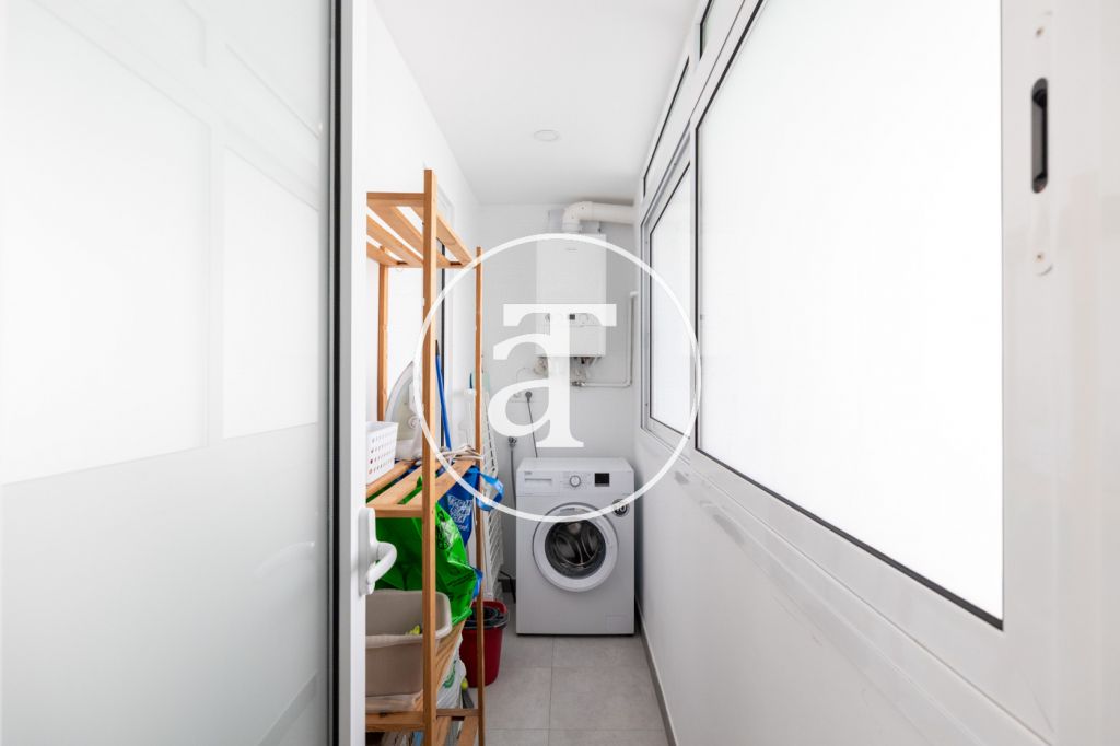 Appartement en location temporaire avec 2 chambres, bureau, 1 salle de bain et balcon à Sant Andreu 23