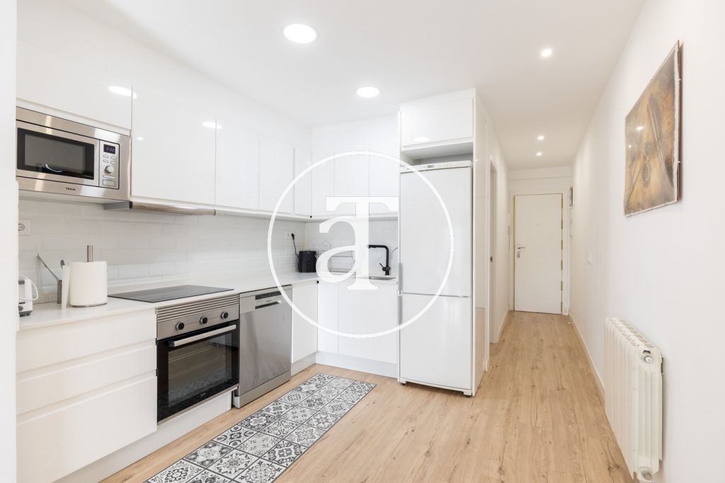 Appartement en location temporaire avec 2 chambres, bureau, 1 salle de bain et balcon à Sant Andreu 7