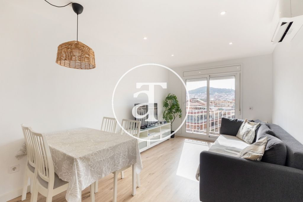 Appartement en location temporaire avec 2 chambres, bureau, 1 salle de bain et balcon à Sant Andreu
