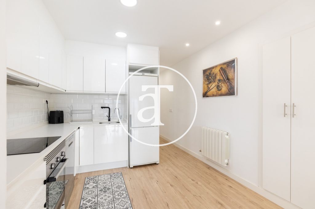 Appartement en location temporaire avec 2 chambres, bureau, 1 salle de bain et balcon à Sant Andreu 9