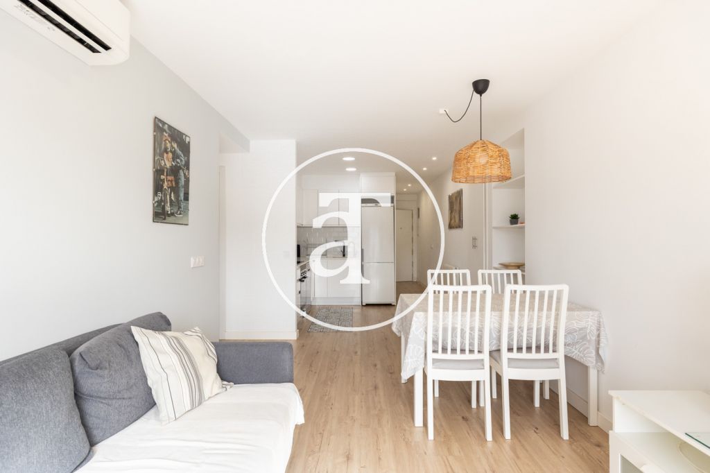 Appartement en location temporaire avec 2 chambres, bureau, 1 salle de bain et balcon à Sant Andreu 6