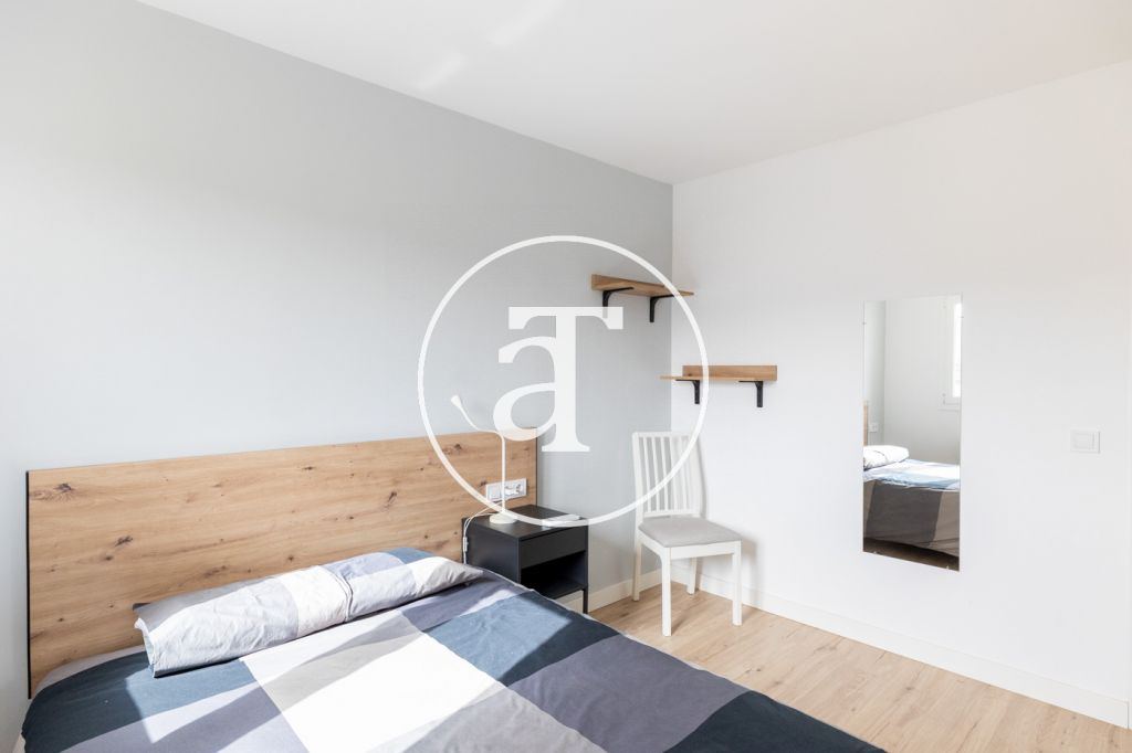Appartement en location temporaire avec 2 chambres, bureau, 1 salle de bain et balcon à Sant Andreu 14