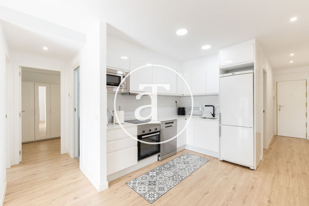 Appartement en location temporaire avec 2 chambres, bureau, 1 salle de bain et balcon à Sant Andreu 11
