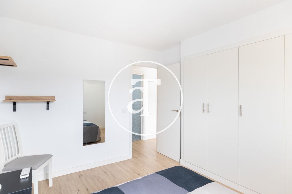 Appartement en location temporaire avec 2 chambres, bureau, 1 salle de bain et balcon à Sant Andreu 16