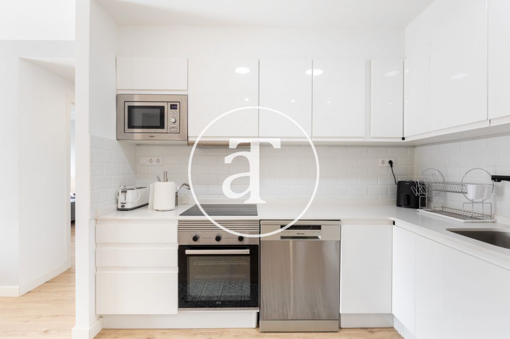 Appartement en location temporaire avec 2 chambres, bureau, 1 salle de bain et balcon à Sant Andreu 10