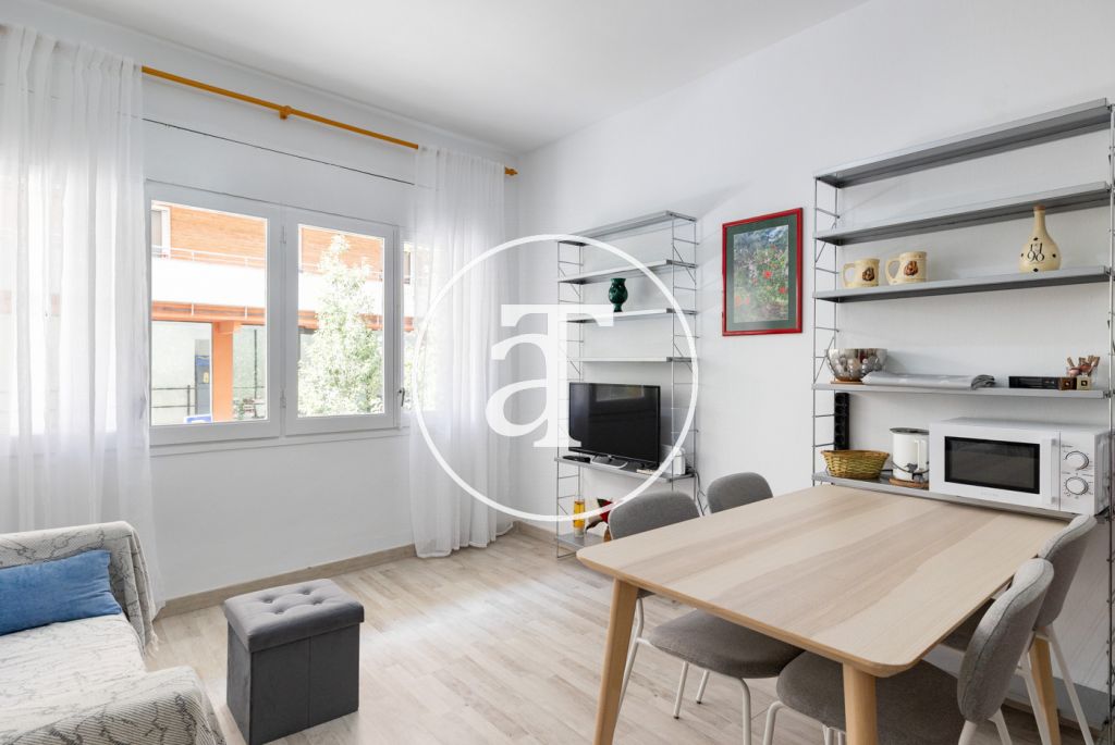 Appartement en location temporaire avec 1 chambre, patio privé et 1 salle de bain aux Corts